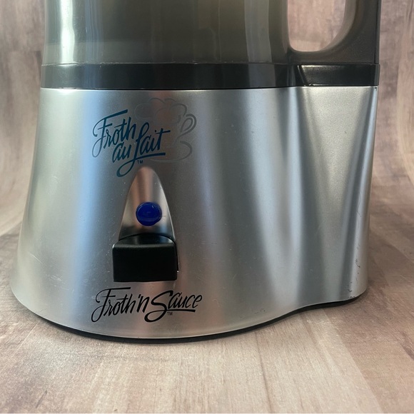 Froth Au Lait Froth n Sauce Automatic Hot Milk Frother FNS-P Electric Works - Picture 12 of 15